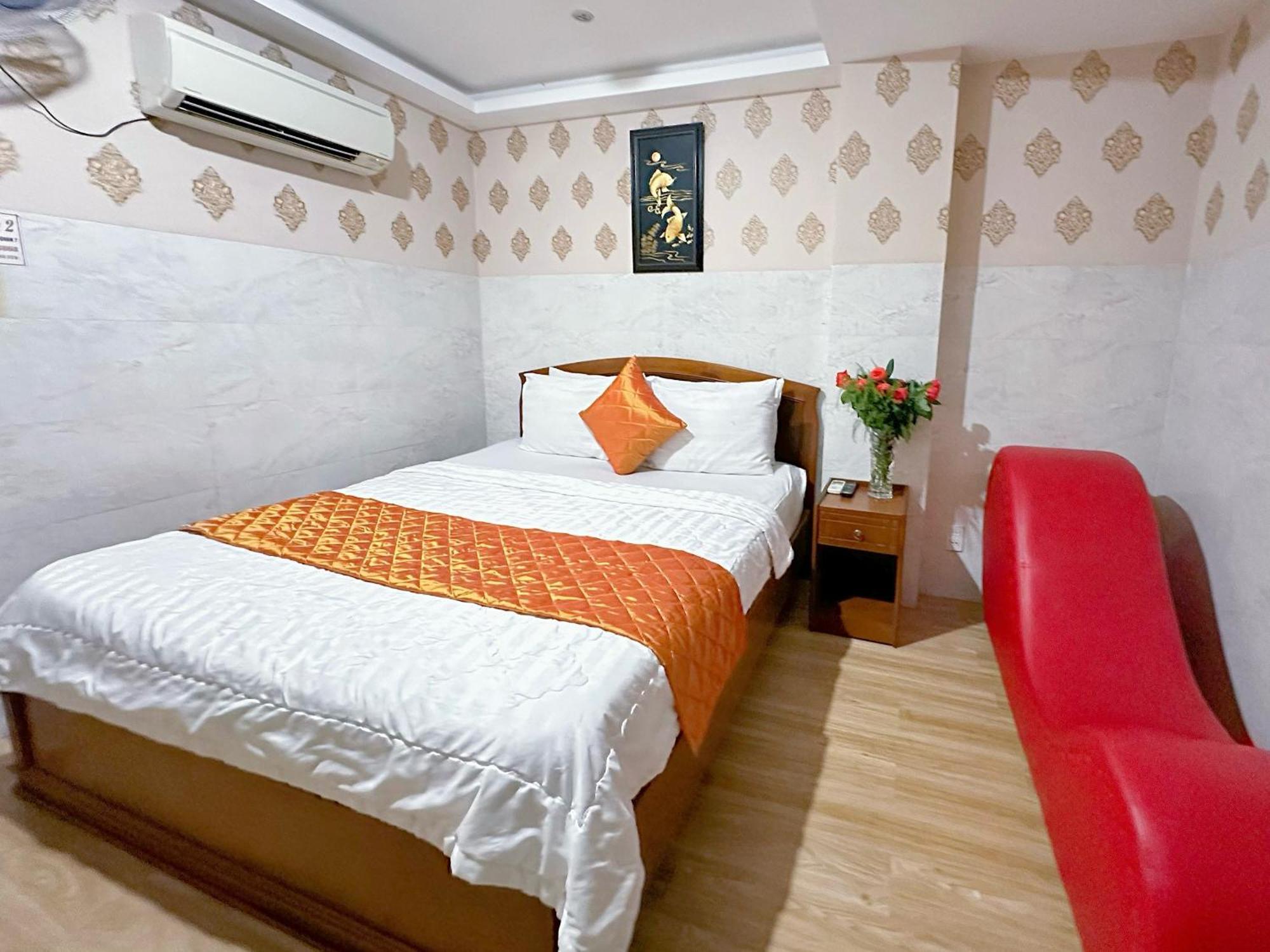 Khách sạn tình yêu Gia Bao 2 TP. Hồ Chí Minh