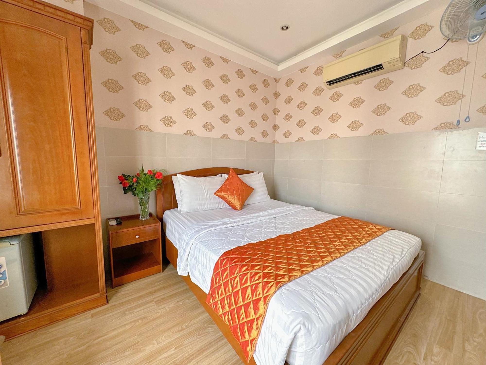 Khách sạn tình yêu Gia Bao 2
