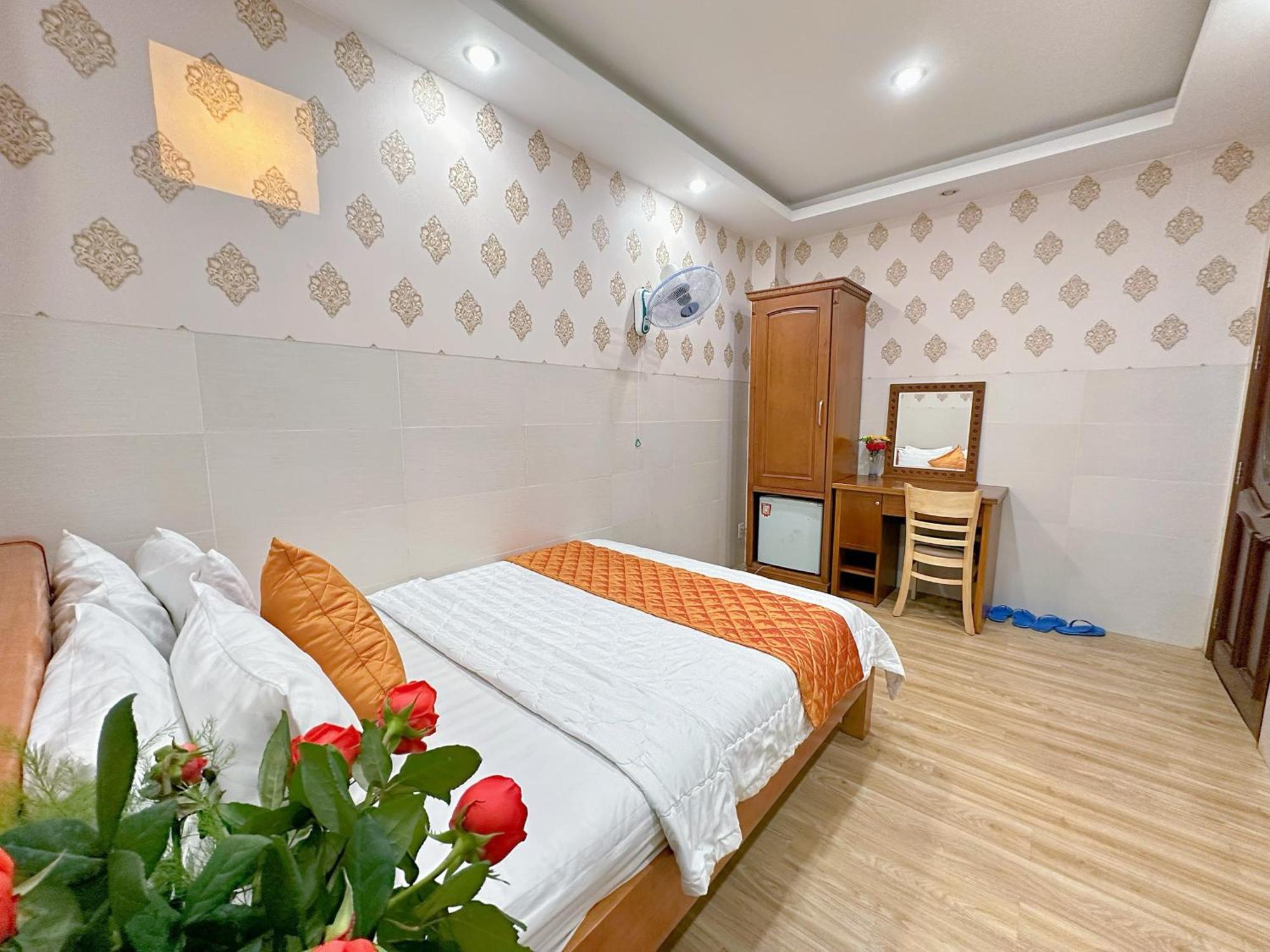 Khách sạn tình yêu Gia Bao 2