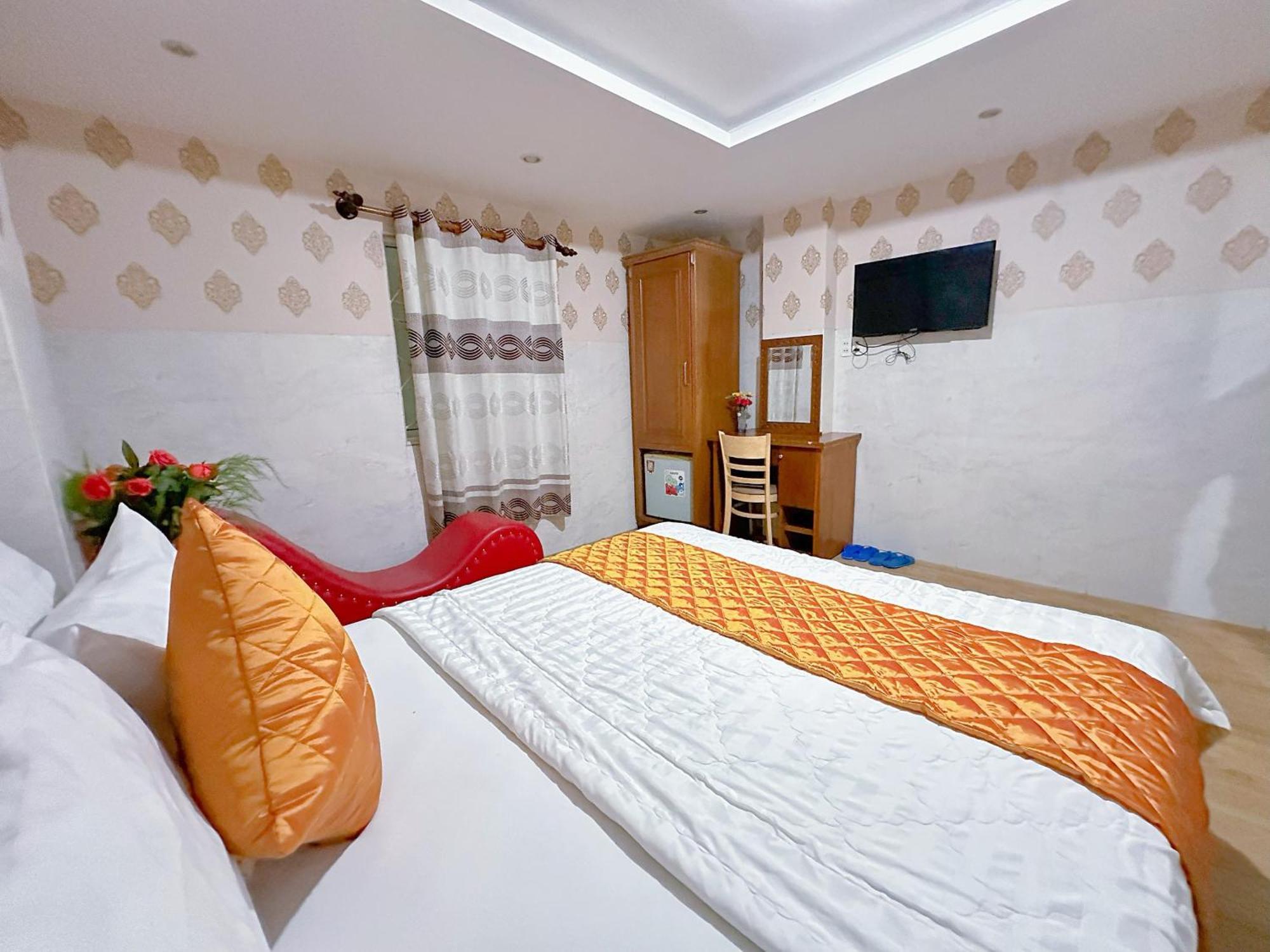 Khách sạn tình yêu Gia Bao 2